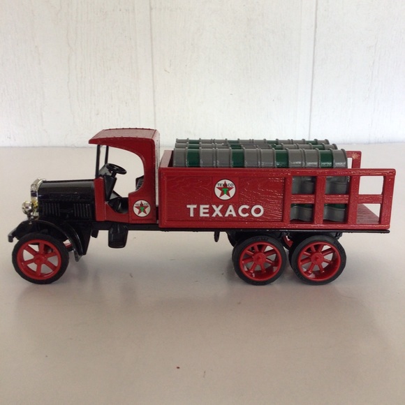 VINTAGE ERTL TEXACO FUEL TRUCK COIN BANK NWT - Picture 2 of 16